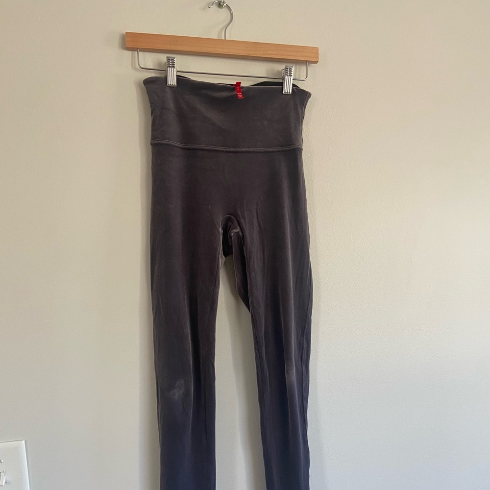 Spanx Velvet Shapewear Leggings in Silver